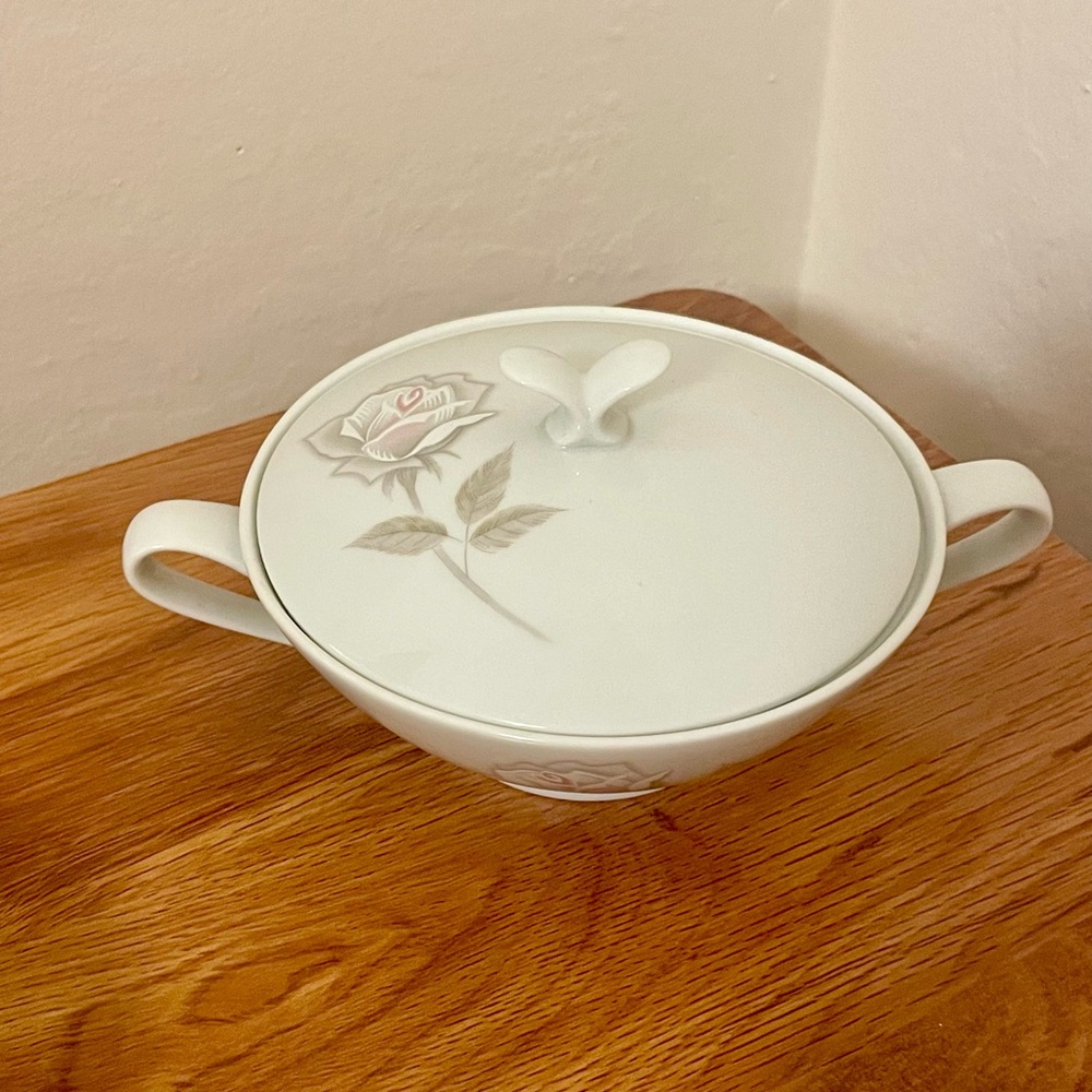 Noritake Eden Rose White and Pink Floral Sugar Bowl with Lid